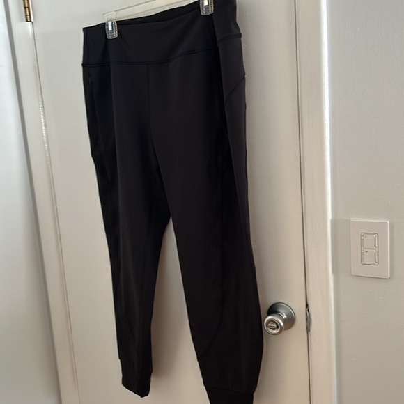Athleta new without tags black Rainer jogger - Picture 6 of 8